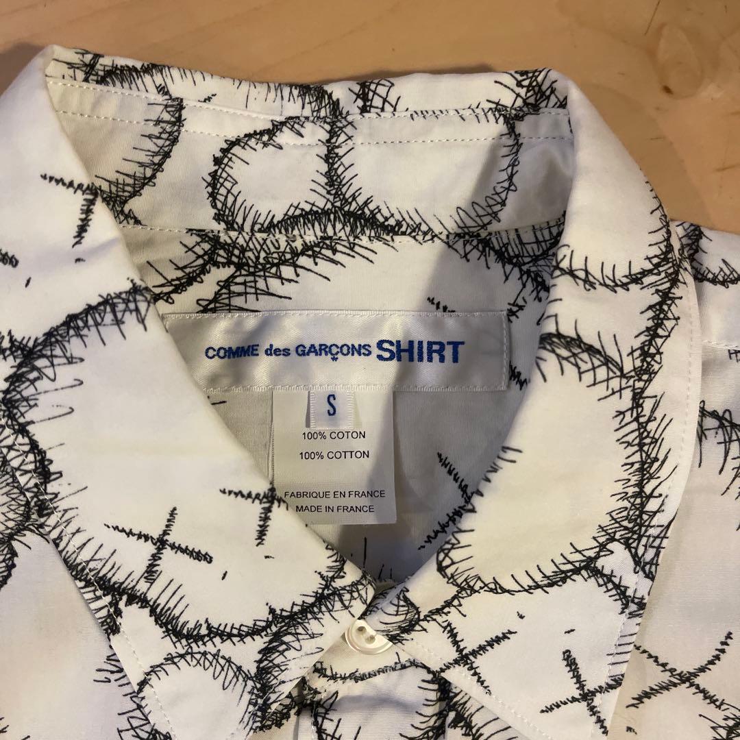 COMME des GARÇONS ×KAWSコラボシャツ S COMME des GARÇONS ×KAWSコラボシャツ S