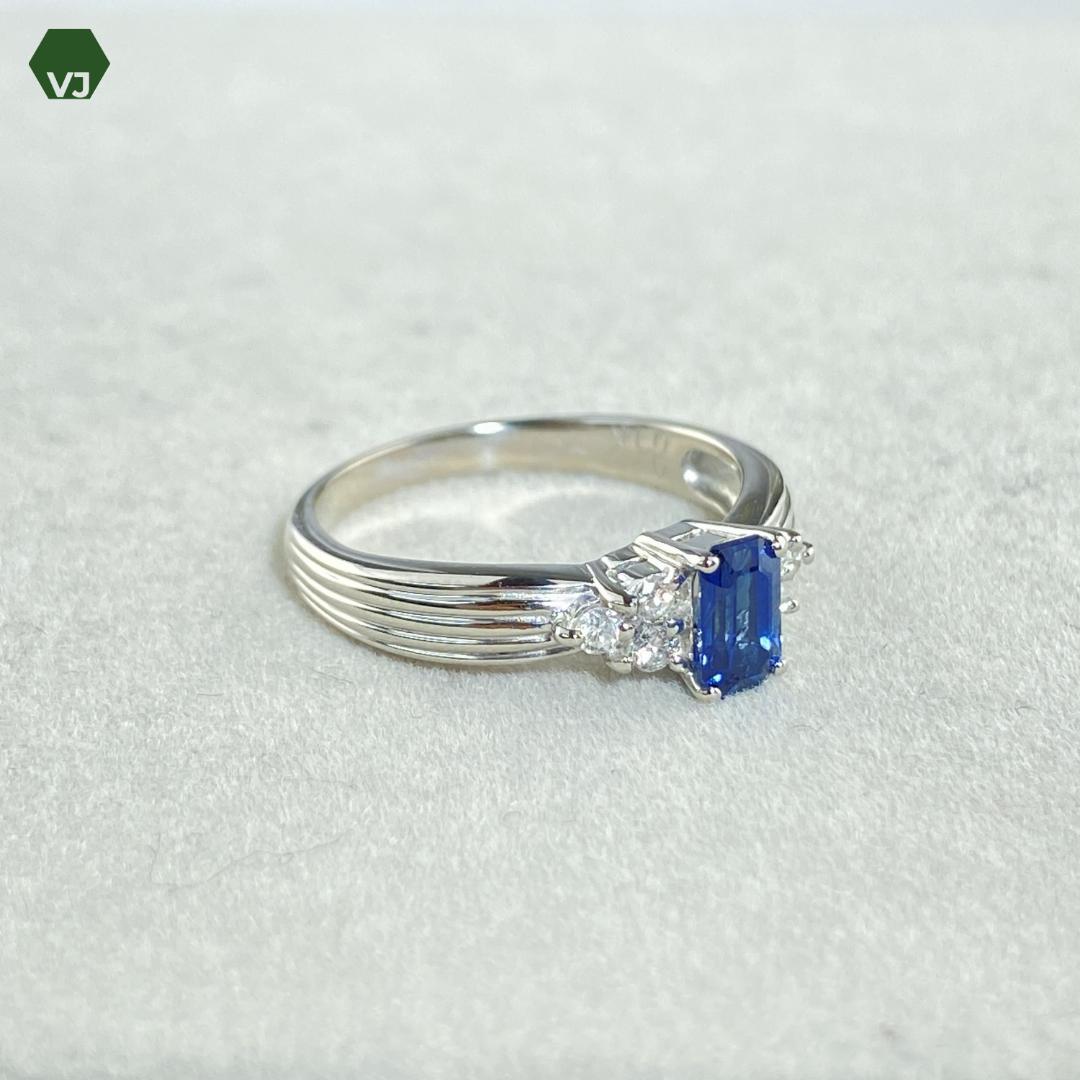 【17-34】サファイア　ダイヤモンド　リング　S0.7ct D0.15ct