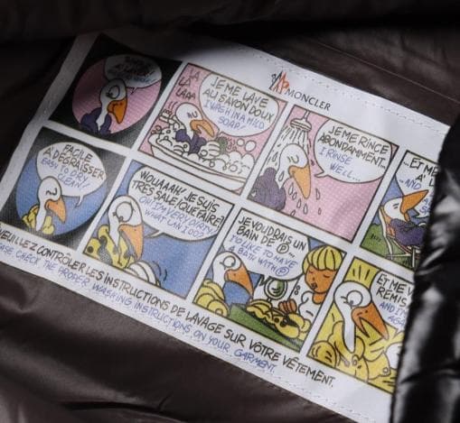 MONCLER ブラックダウンジャケット