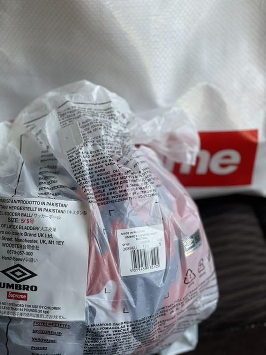 小物 Supreme / Umbro Soccer Ball \"Red Camo\"