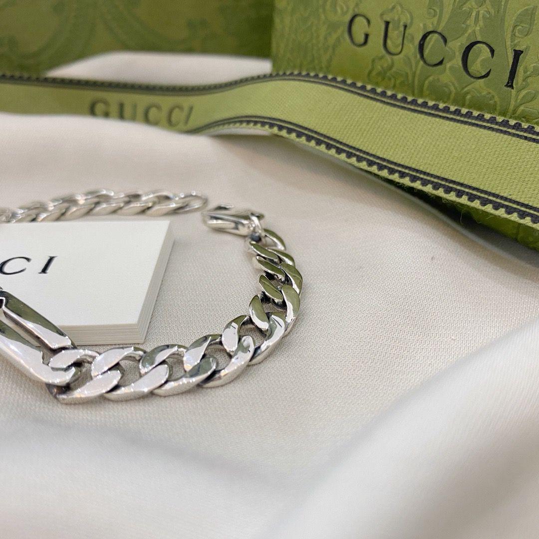 【美品】GUCCI ブレスレット　ノット　AAA ニッシー愛用　インフィニティ 美品】GUCCI ブレスレット ノット AAA ニッシー愛用