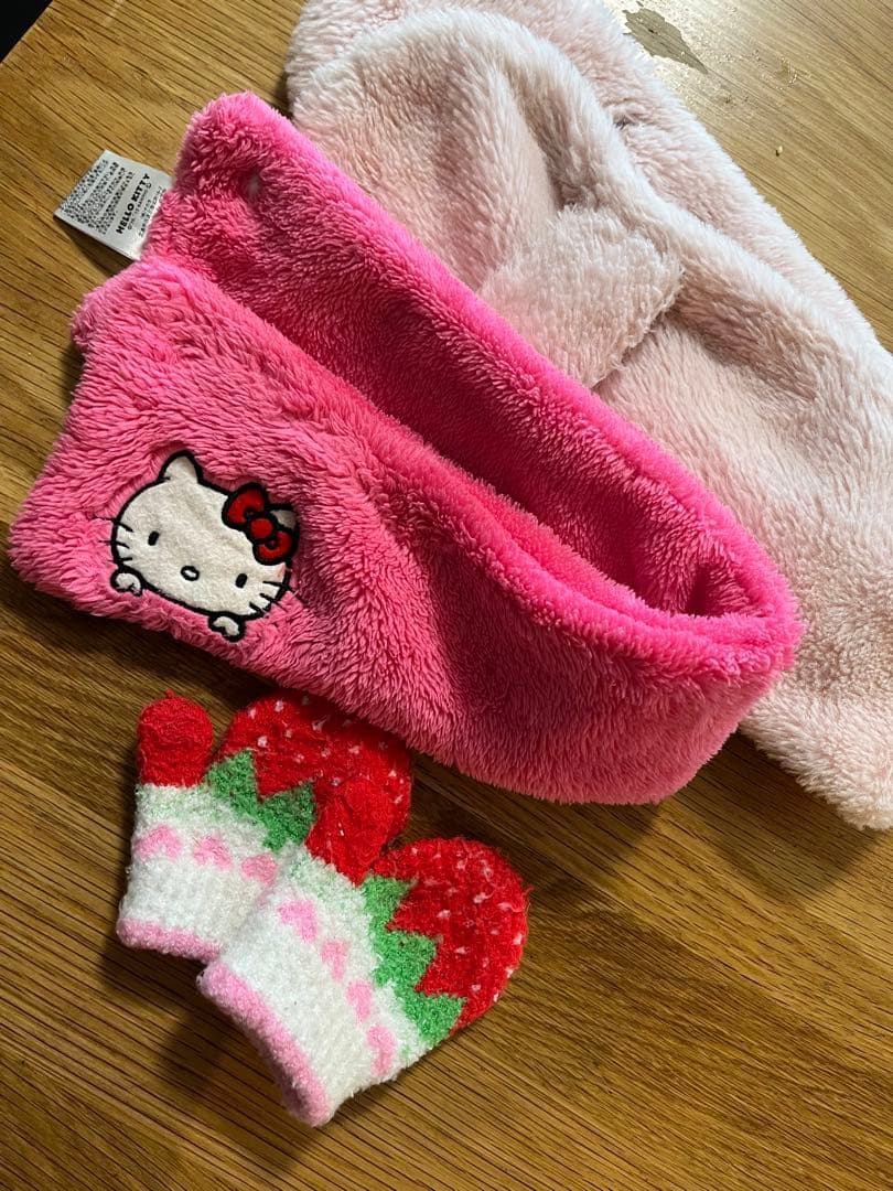 ミトン　マフラー　いちご　3点　ハローキティ　ベビー