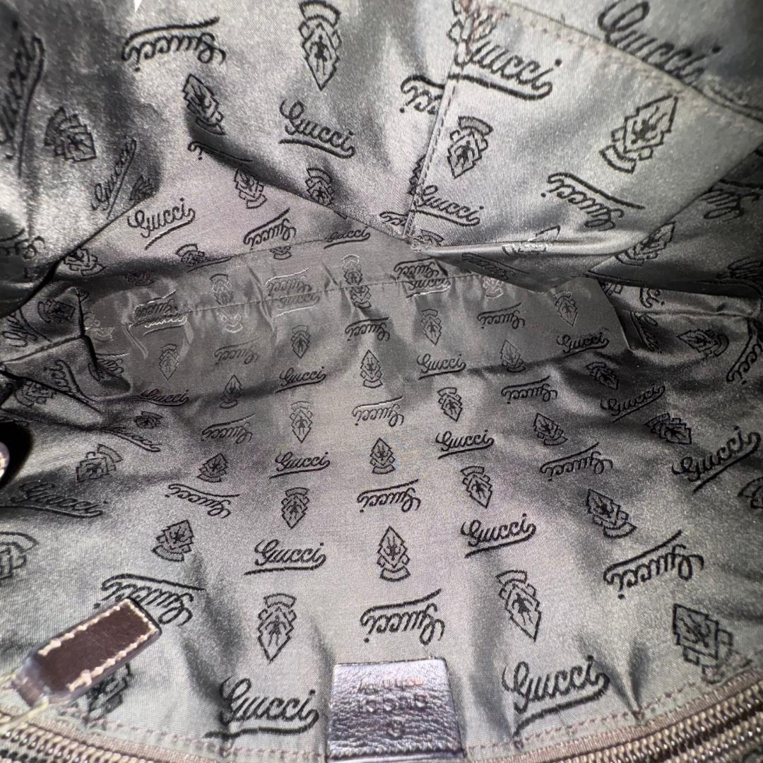 GUCCI グッチ　シマレザー　ショルダーバッグ　GG柄　サコッシュ　ブラック