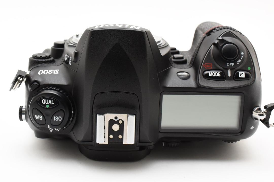 ほぼ新品 Nikon D200 ボディ CCDセンサー 搭載 ニコン 8607 ほぼ新品 Nikon D200 ボディ CCDセンサー 搭載 ニコン 8607