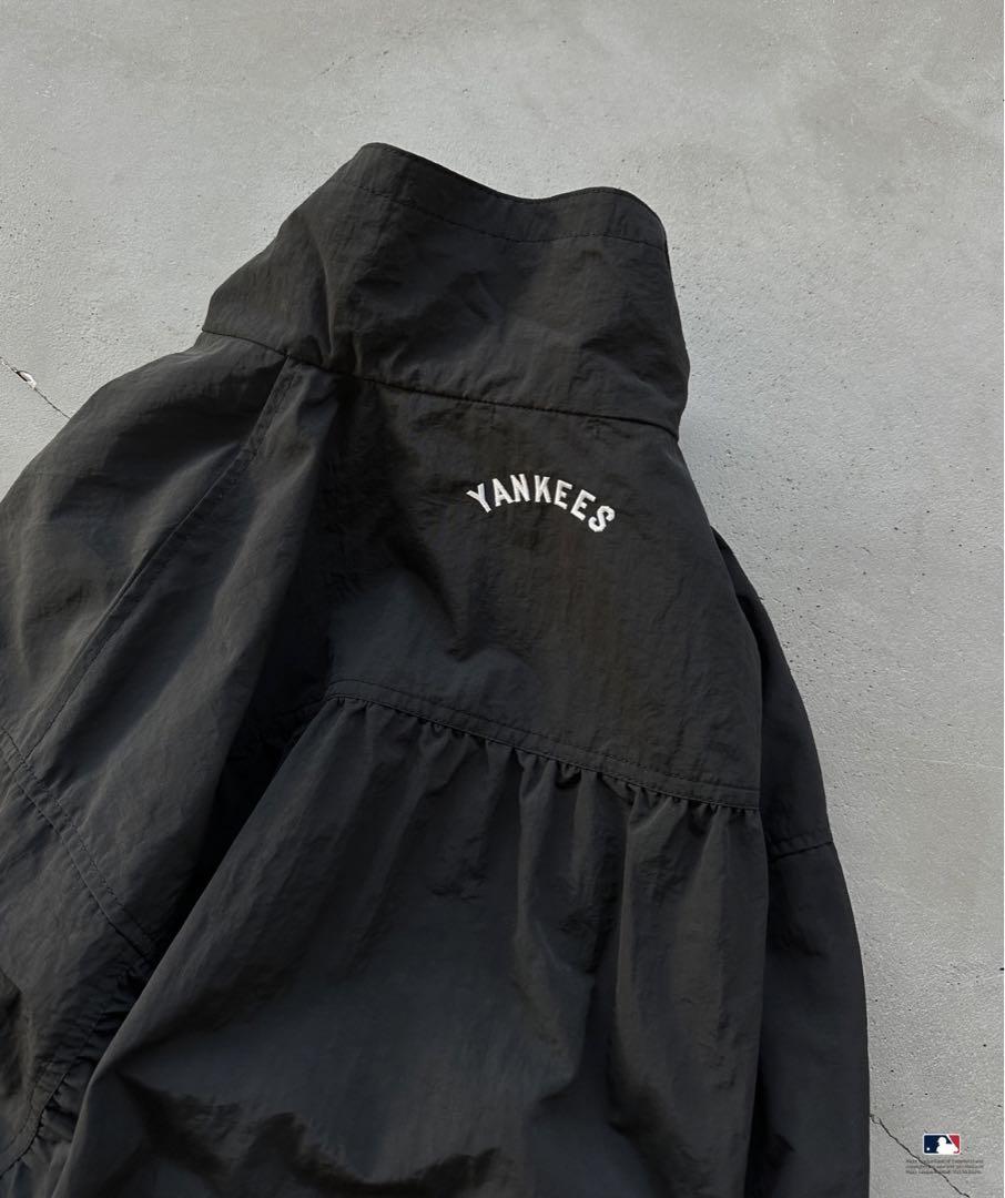 New York Yankees ナイロンジャケット 黒