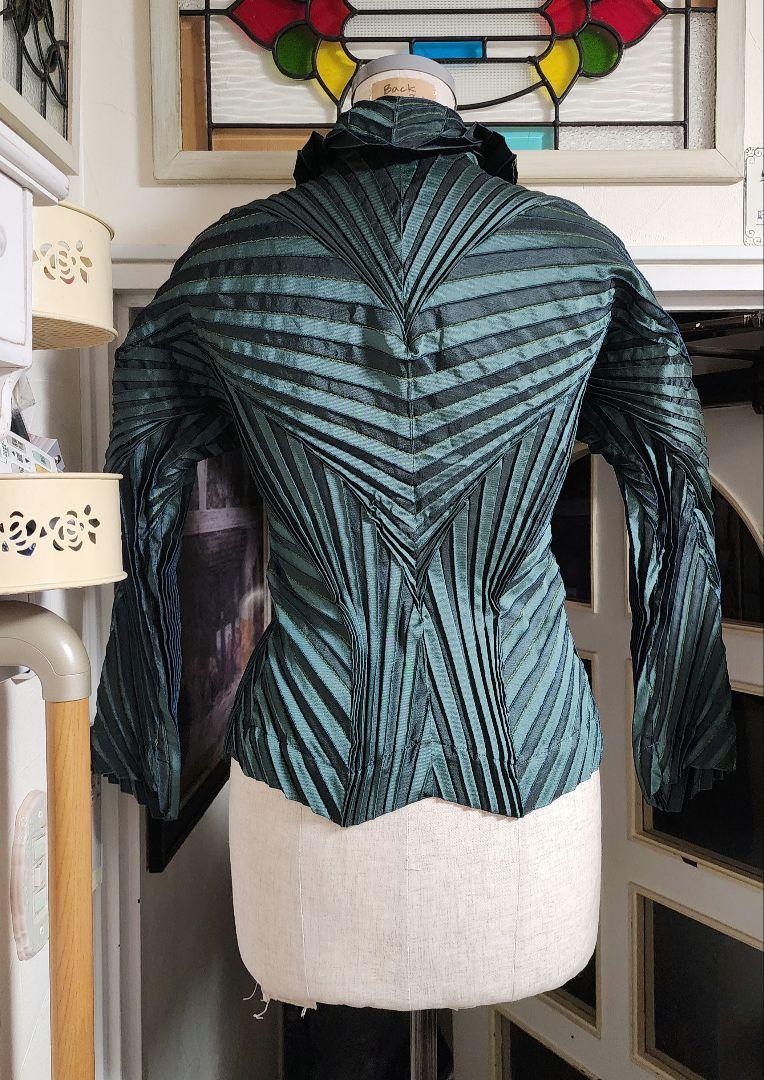 美品イッセイミヤケ ISSEY MIYAKE 3Dスチーム ジャケット