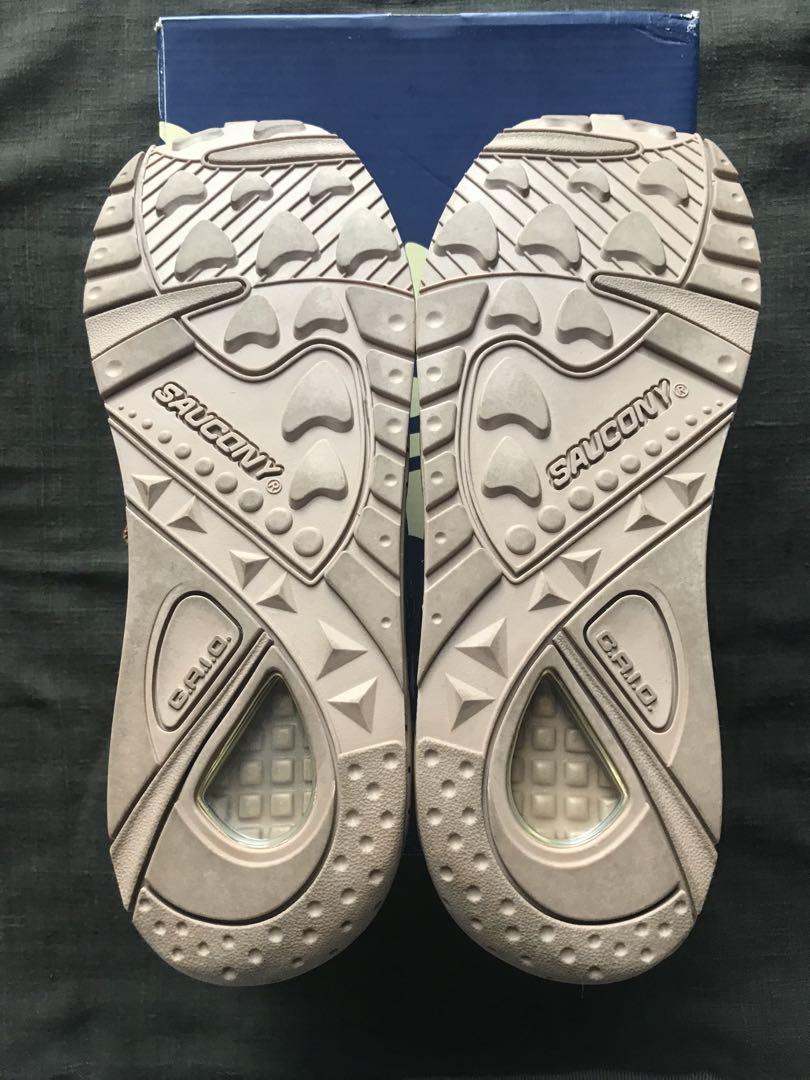 SAUCONY