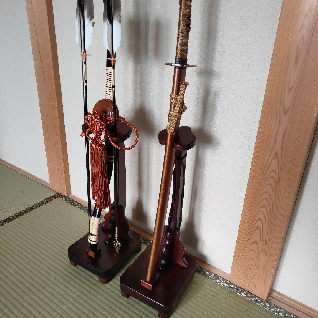 35号特大】五月飾り 弓太刀 木製台付き 弓の高さ約110cm 伯峰作 35号特大】五月飾り 弓太刀 木製台付き 弓の高さ約110cm 伯峰作