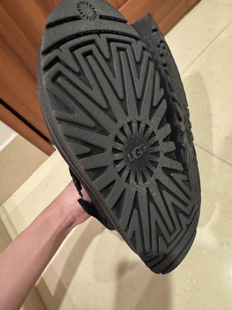 UGG