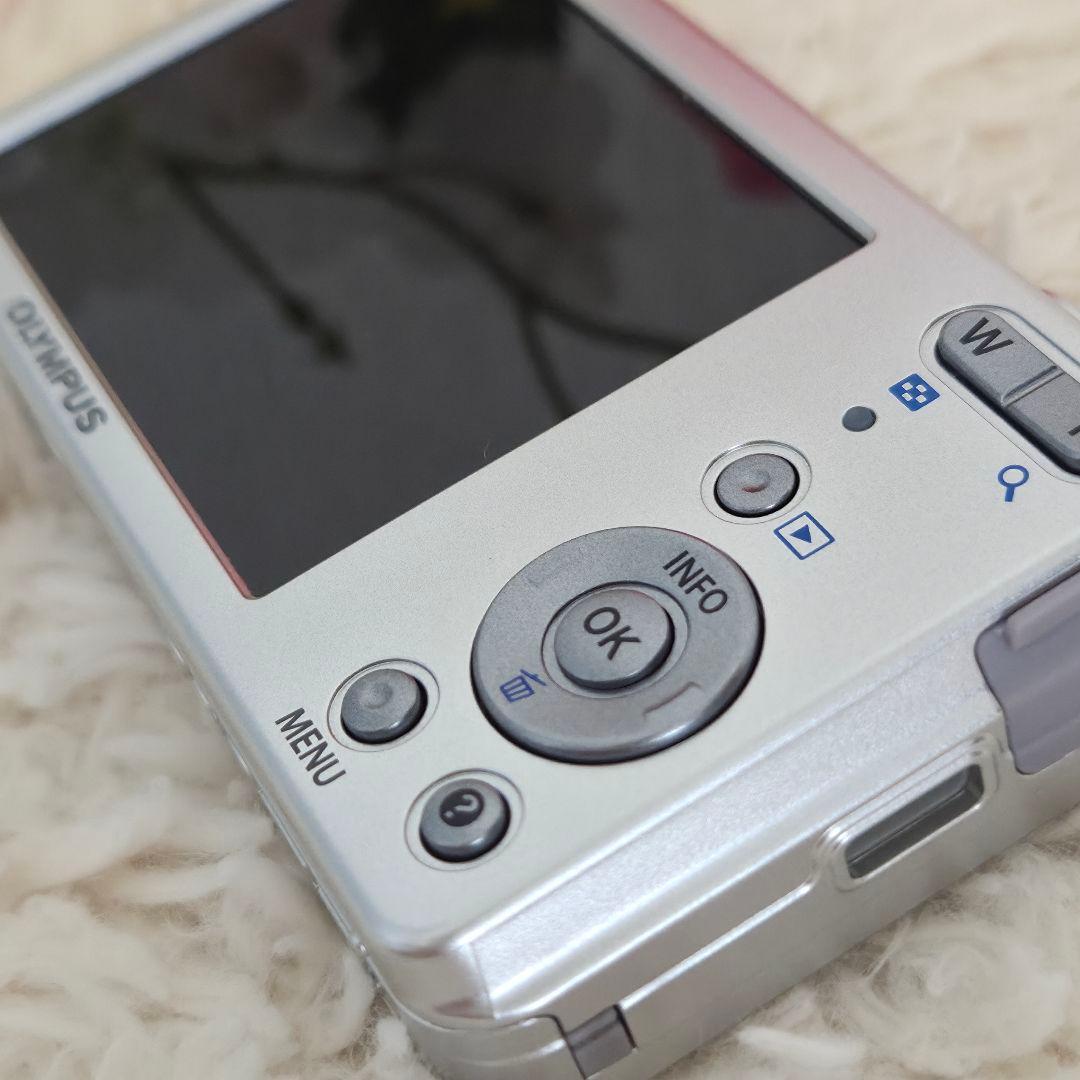 [美品]OLYMPUS 　オリンパス　デジタルカメラ　VG110付属品箱付き、