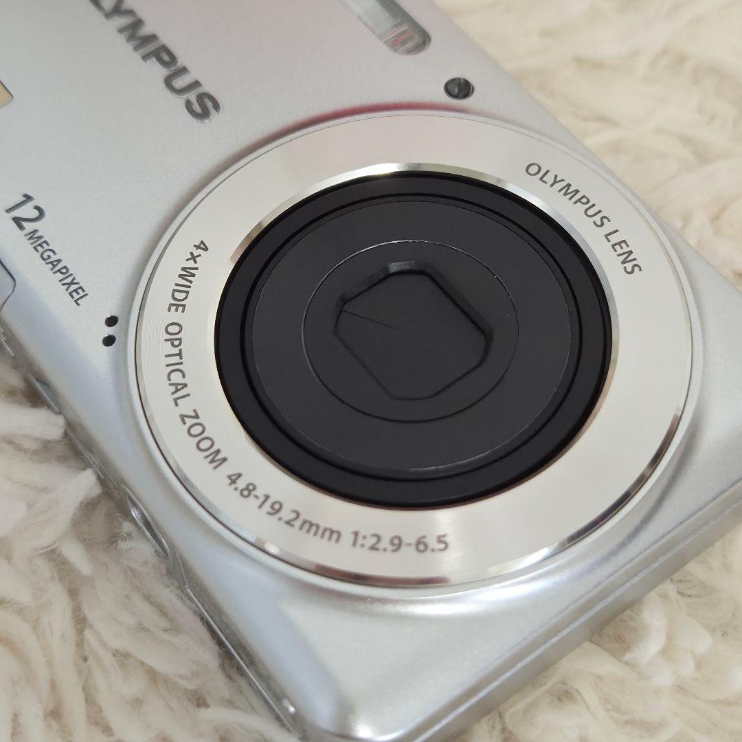 [美品]OLYMPUS 　オリンパス　デジタルカメラ　VG110付属品箱付き、