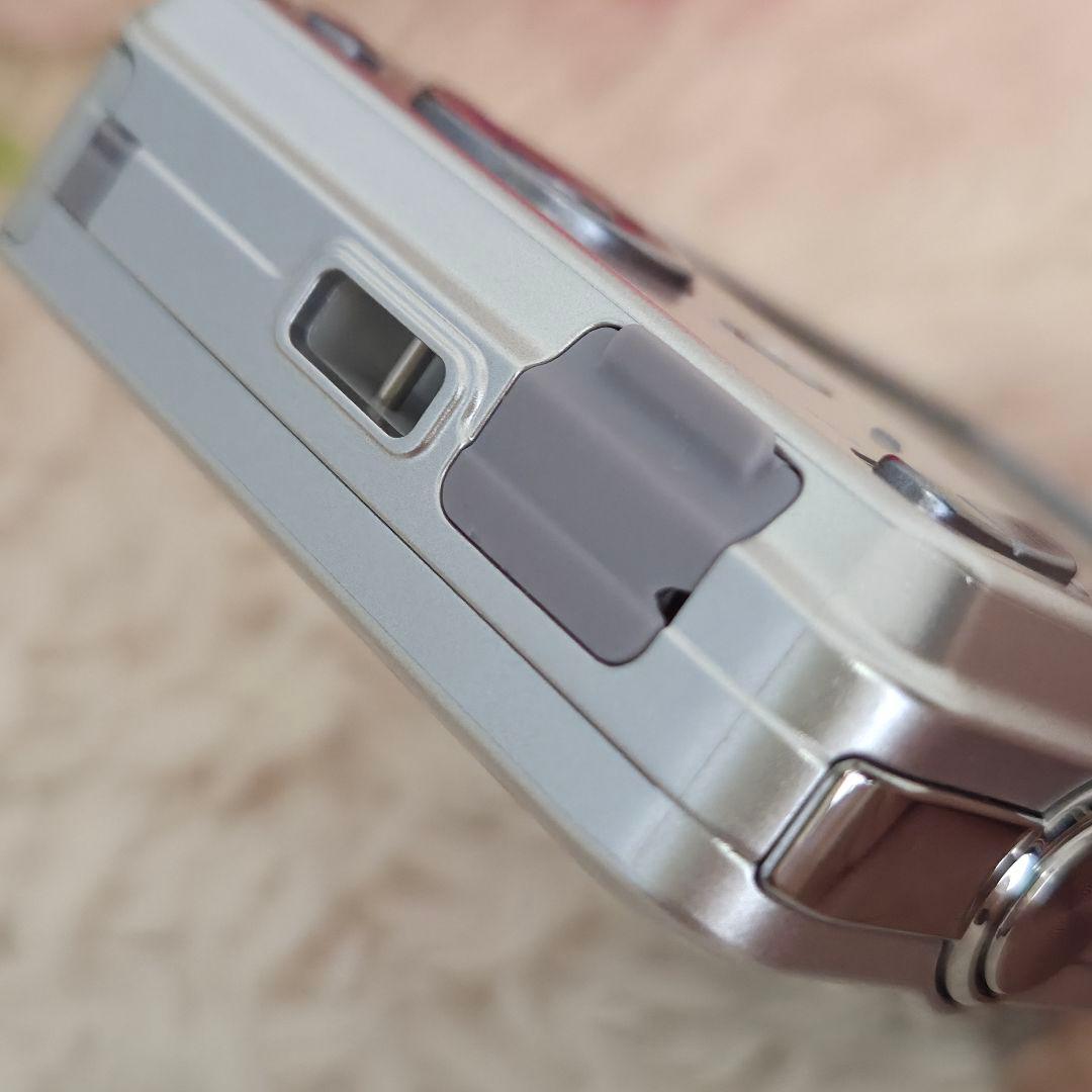 [美品]OLYMPUS 　オリンパス　デジタルカメラ　VG110付属品箱付き、