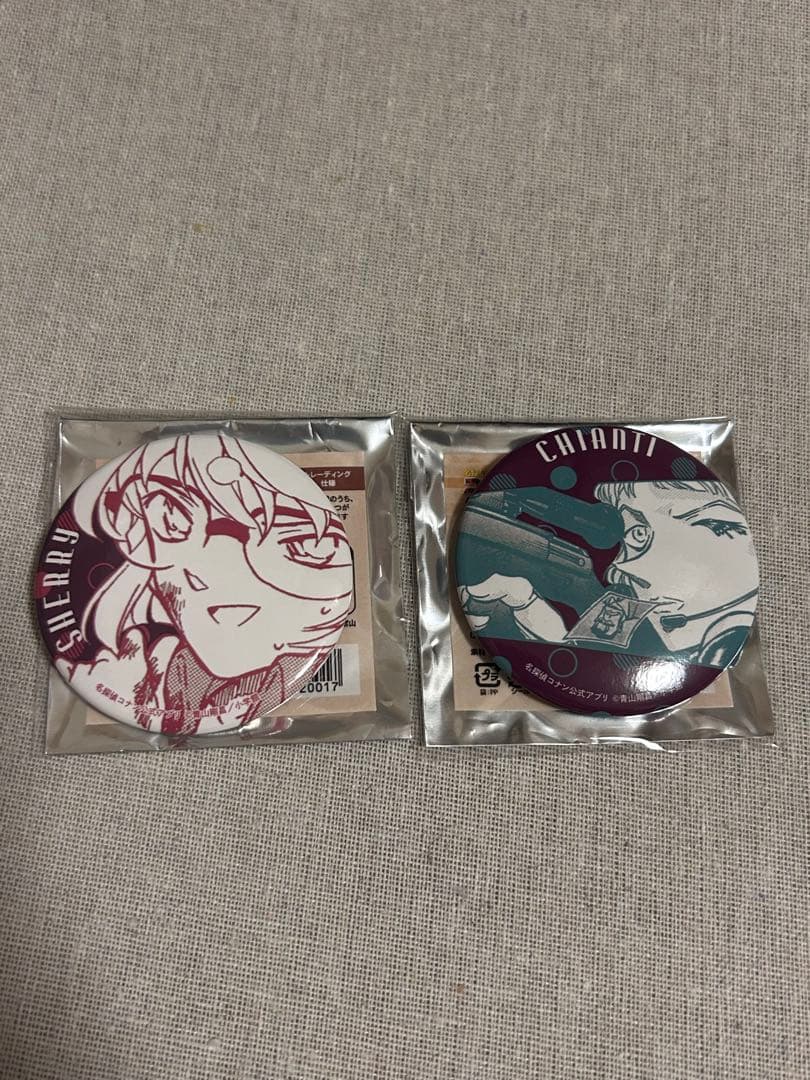 名探偵コナン スコッチ シェリー 灰原哀 キャンティ 缶バッジ コナンランド