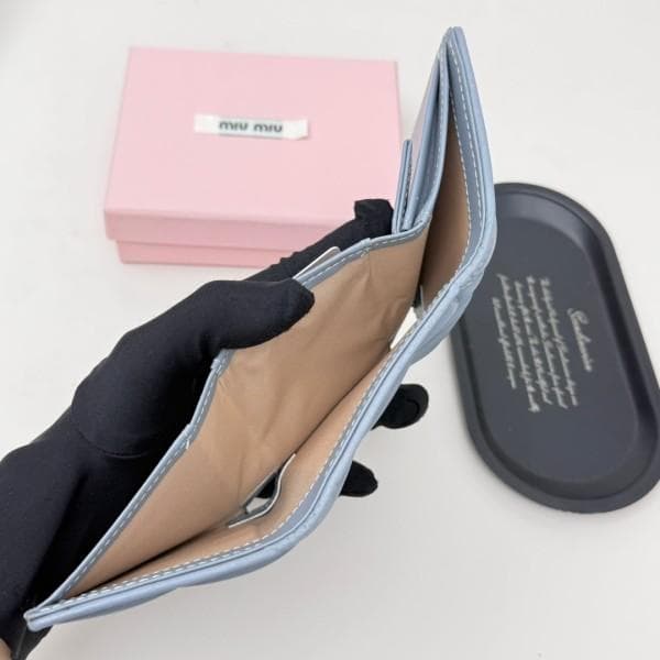 miu miu 三つ折り財布 ライトブルー 箱付き