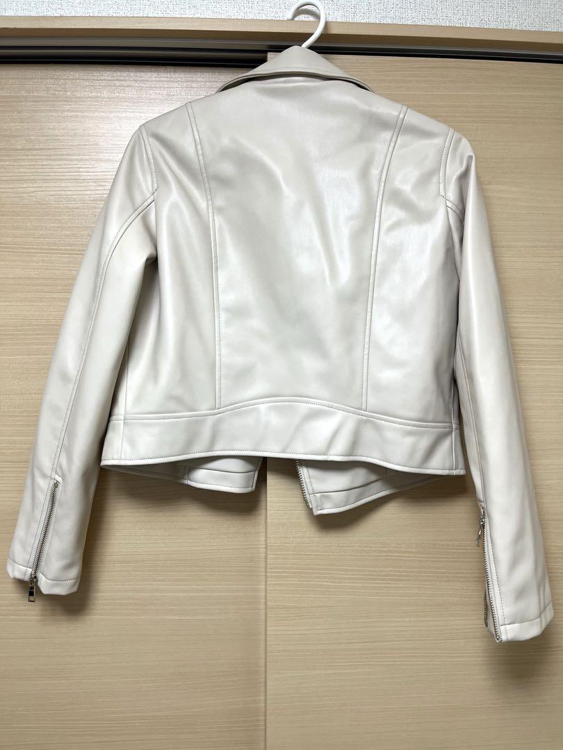 ZARA 正規店購入　ライダースジャケット　アイボリー ZARA アイボリー フリル付き ノーカラーライダースジャケット