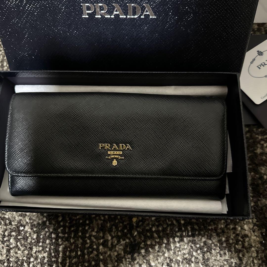 PRADA プラダ 三つ折り財布 ブラック レザー トライアングル