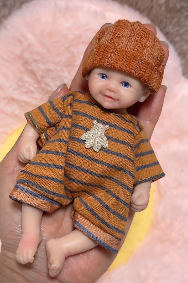 ★新品未使用品★リボーンドールフルシリコン 小さな男の子 16cm