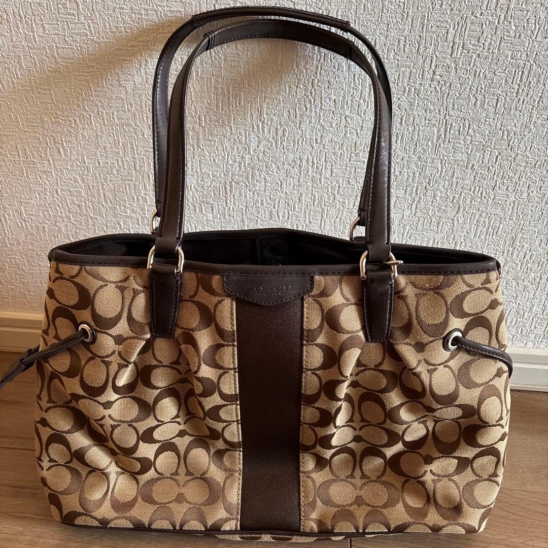 COACH ロゴパターン バッグ