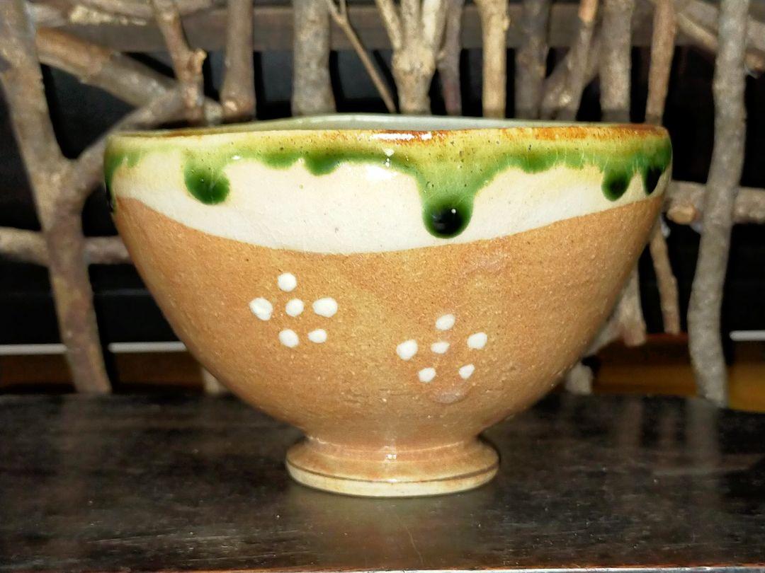 ♥未使用　茶碗　⑮　田中源彦　菊泉窯　織部　高台茶碗　共箱付き　骨董　古玩 ♥未使用 茶碗 ⑮ 田中源彦 菊泉窯 織部 高台茶碗 共箱付き 骨董