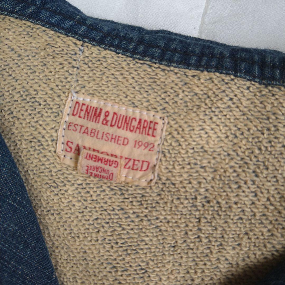 DENIM DUNGAREE インディゴ染抜きロゴ スウェットジャケット