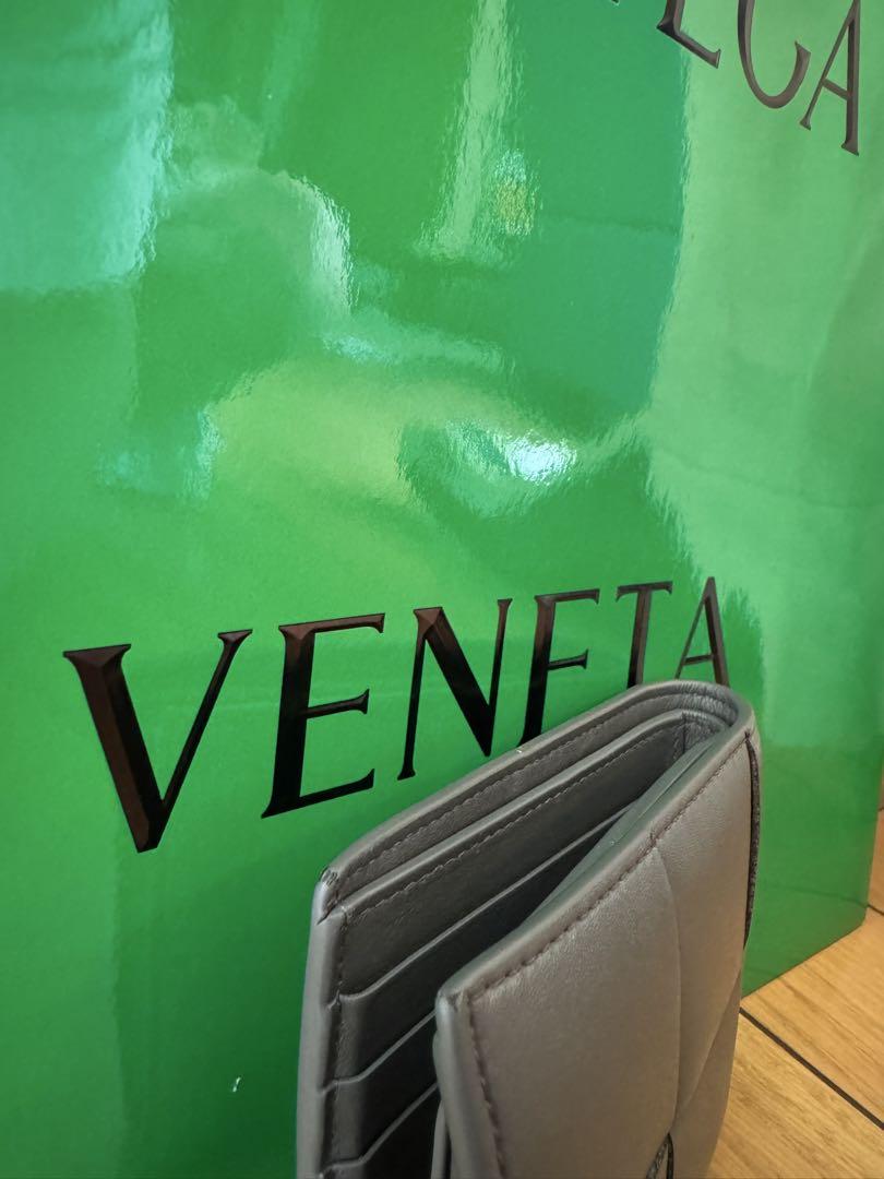 BOTTEGA VENETA グレー 二つ折り財布