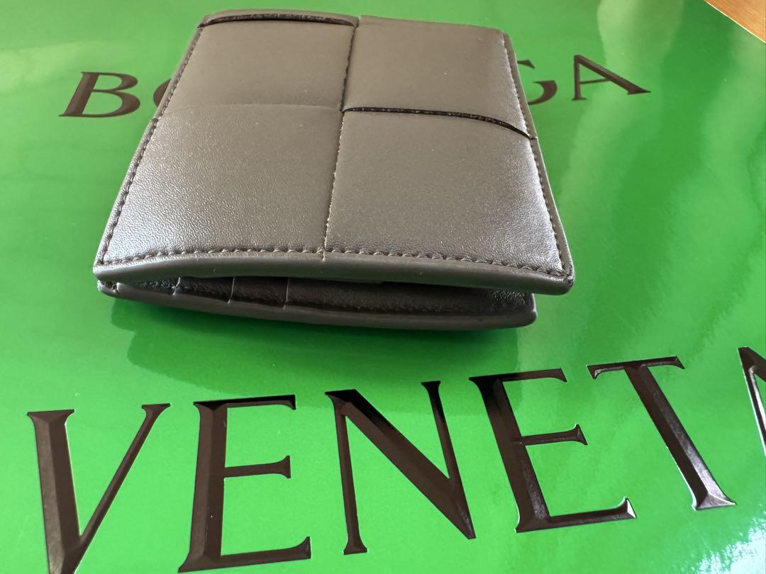 BOTTEGA VENETA グレー 二つ折り財布