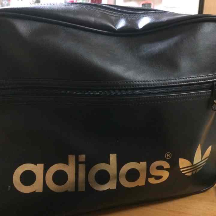 adidas かばん 正規品