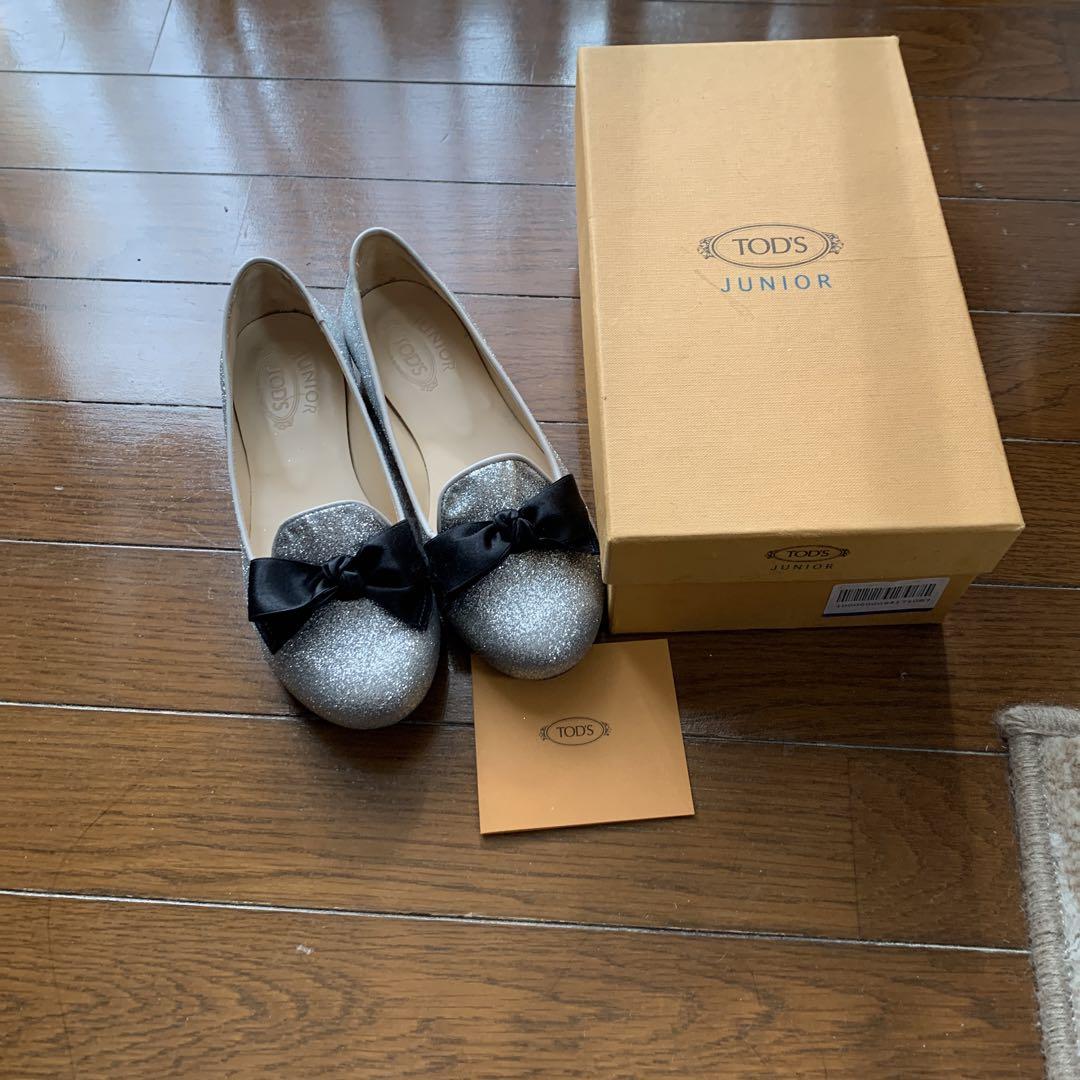 TOD'S ジュニア シルバー バレエシューズ　33