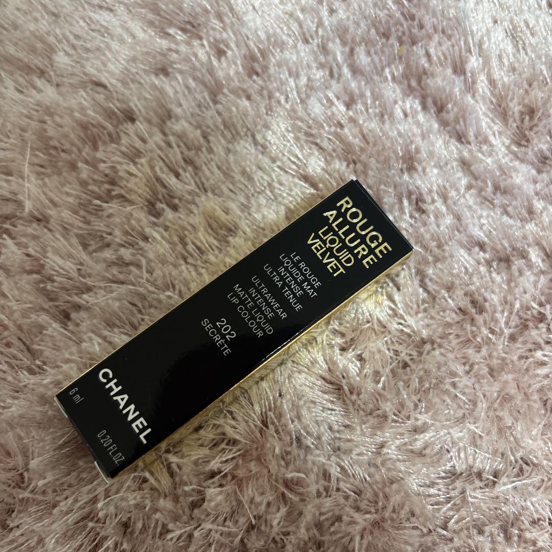 CHANEL ルージュアリュールリクィッドヴェルヴェット202 スクレット