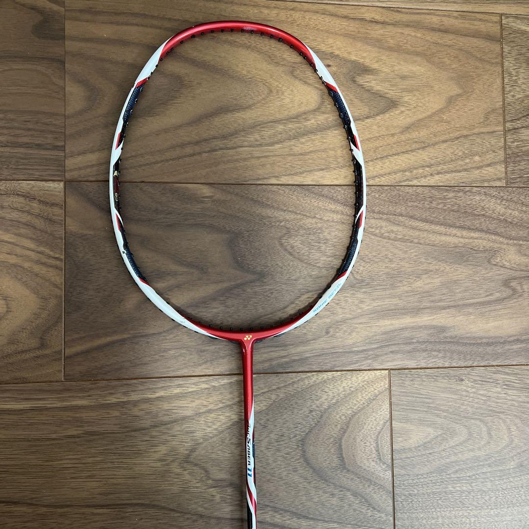 ARC SABER 11 バドミントンラケット レッド