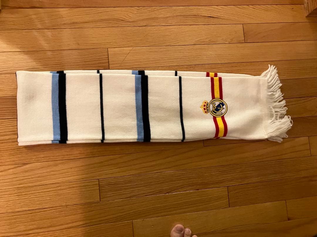 レアル・マドリード2013 マフラータオル 現地購入 - メルカリ