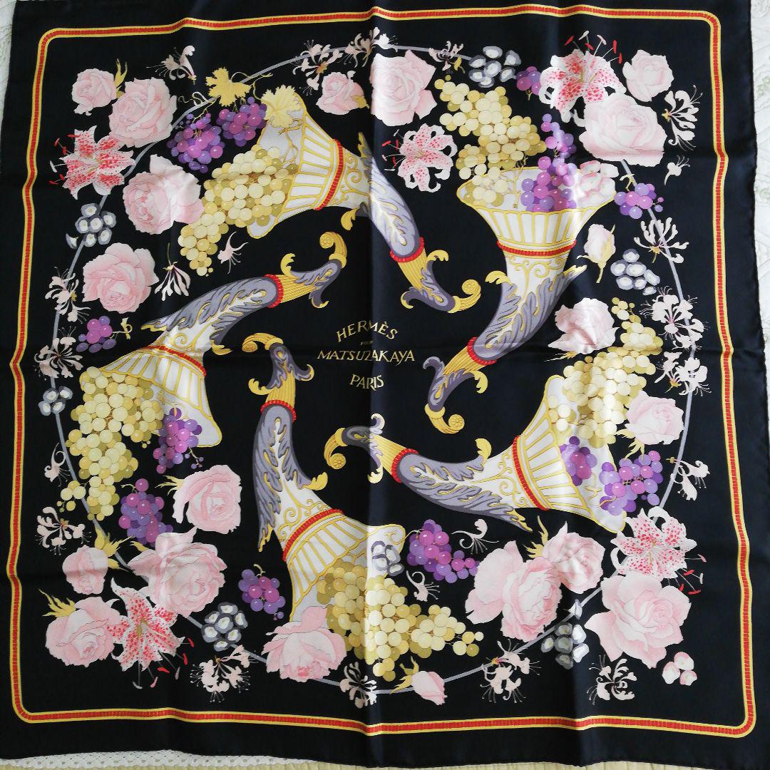 HERMÈS 花柄 スカーフ 黒　限定