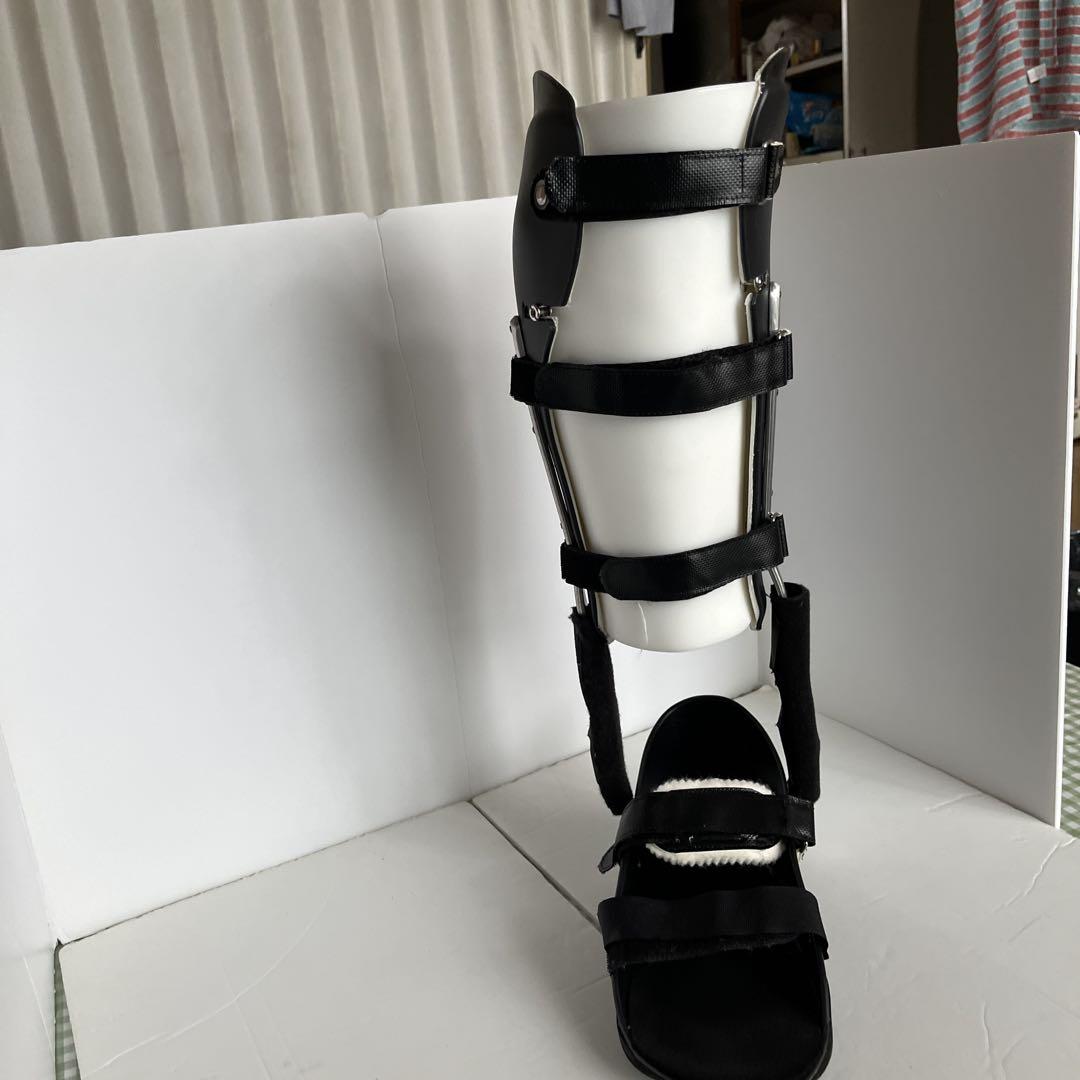 右足外果骨接装具