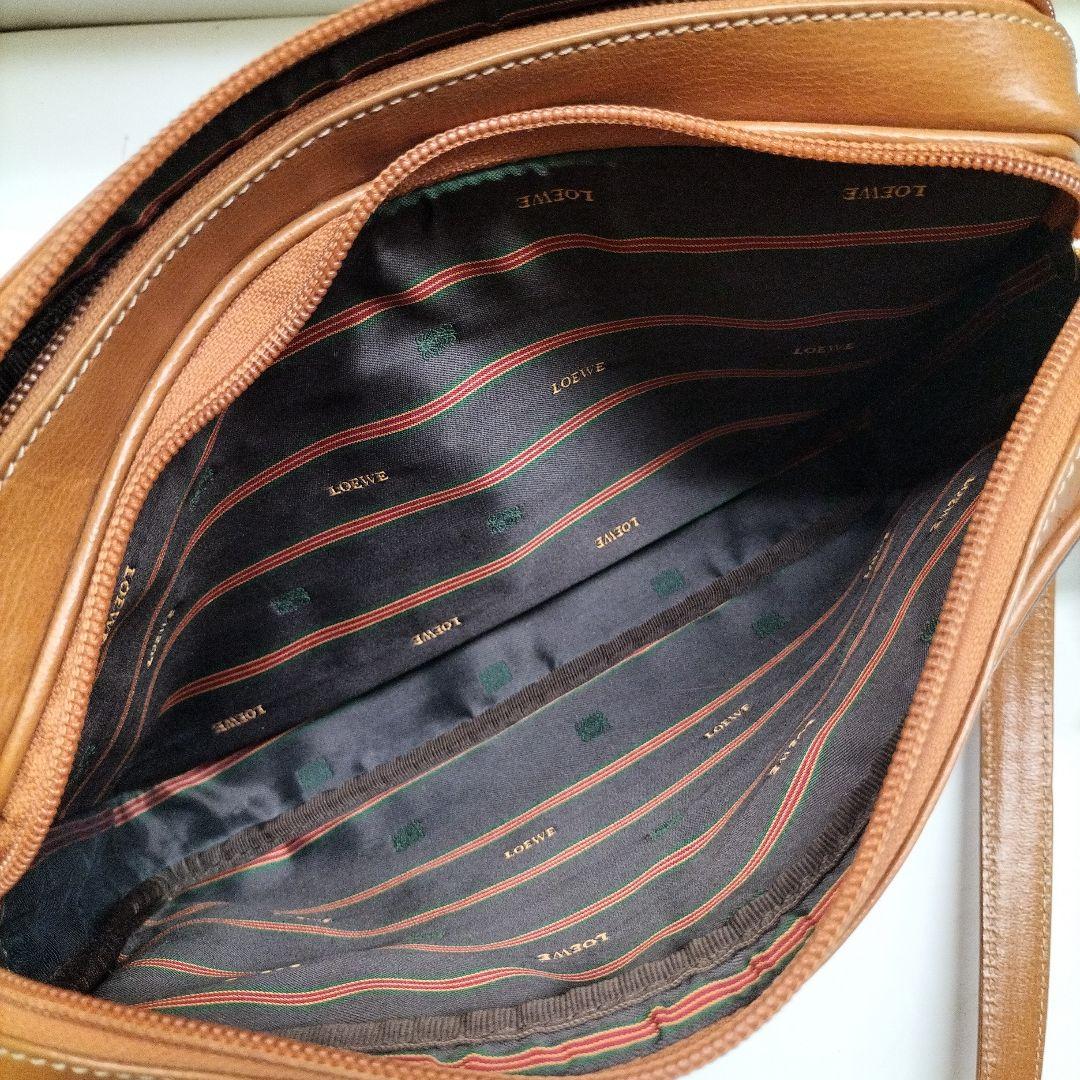 ショルダーバッグ ツイスト金具