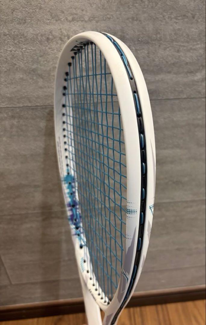 美品　YONEX ヨネックス　VOLTRAGE5V ボルトレイジ5V ホワイト