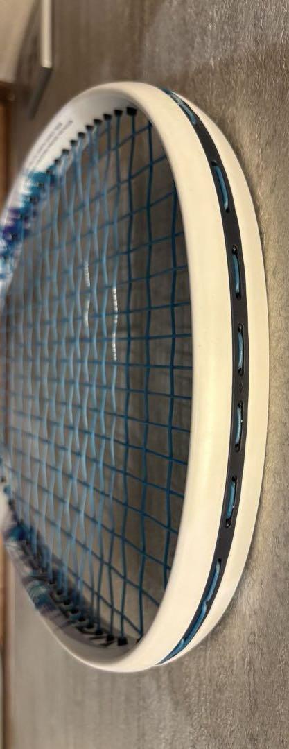 美品　YONEX ヨネックス　VOLTRAGE5V ボルトレイジ5V ホワイト