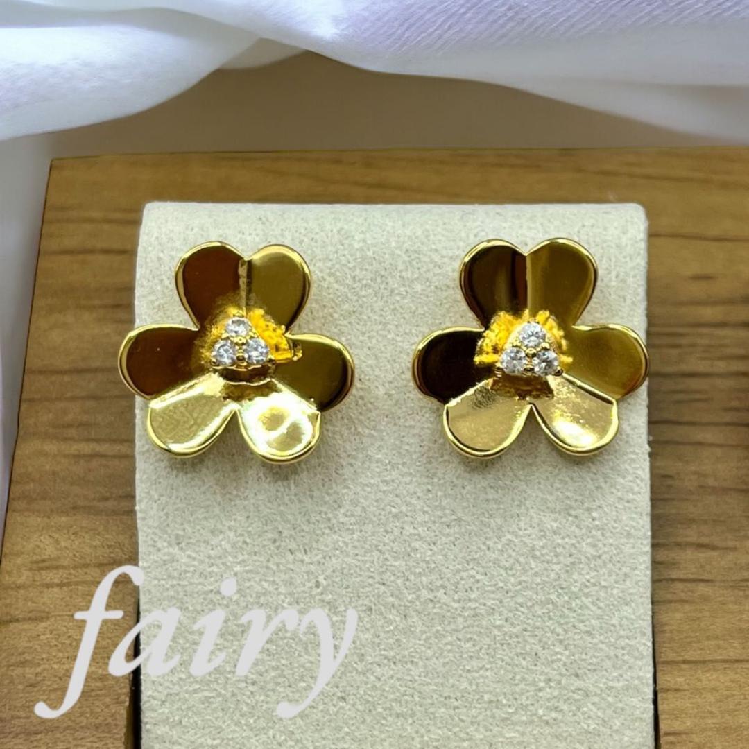 K10WG ダイヤモンドフラワー 花 軟骨ピアス・ボディピアス