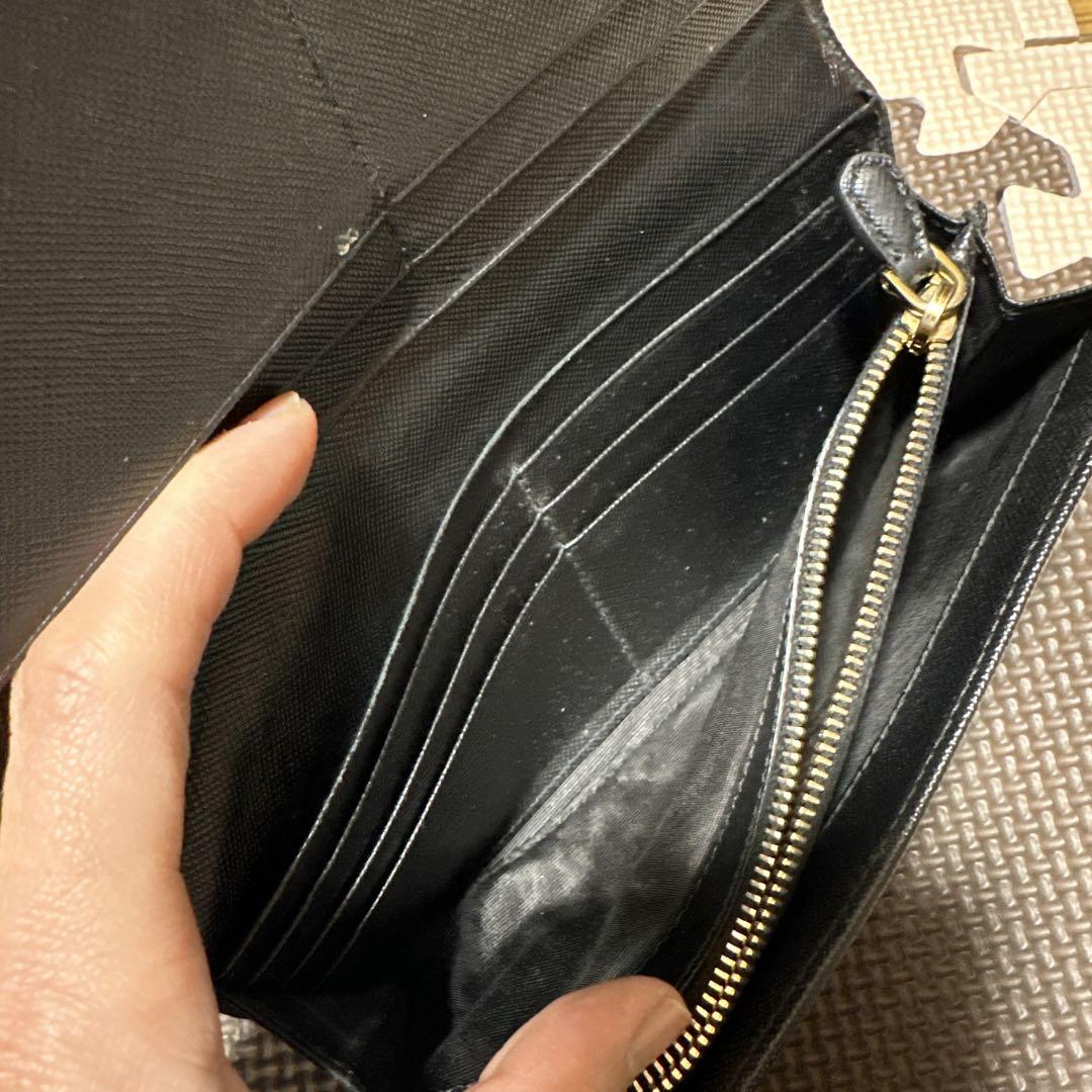PRADA ブラックレザー長財布 ゴールドロゴ