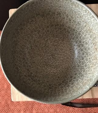 3053 高麗青磁 海晴窯 鄭正黙作 粉青菊花紋 茶碗 茶具 茶道 3053 高麗青磁 海晴窯 鄭正黙作 粉青菊花紋 茶碗 茶具 茶道