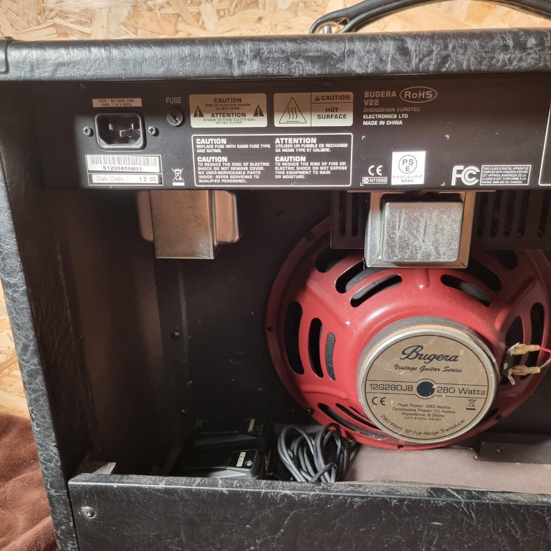 Bugera V22 ギターアンプ 22W