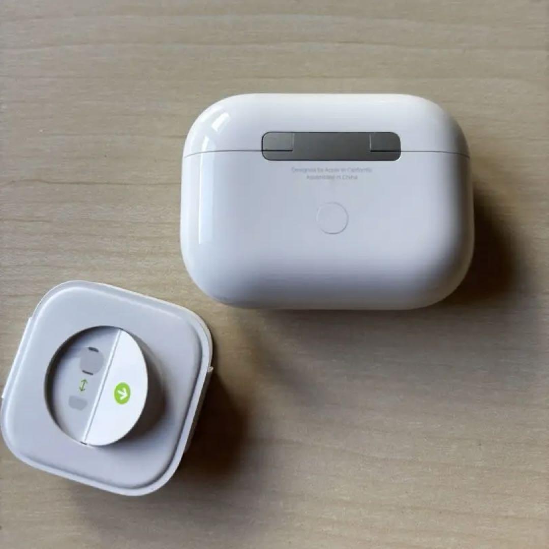 AirPods Pro ジャンク品 AirPods Pro ジャンク品 充電ケース 新品イヤーチップ S.L 付