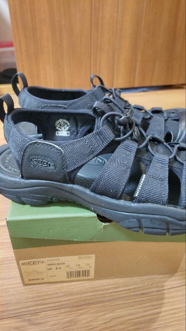 キーン　ニューポートH2　トリプルブラック　26.5 KEEN