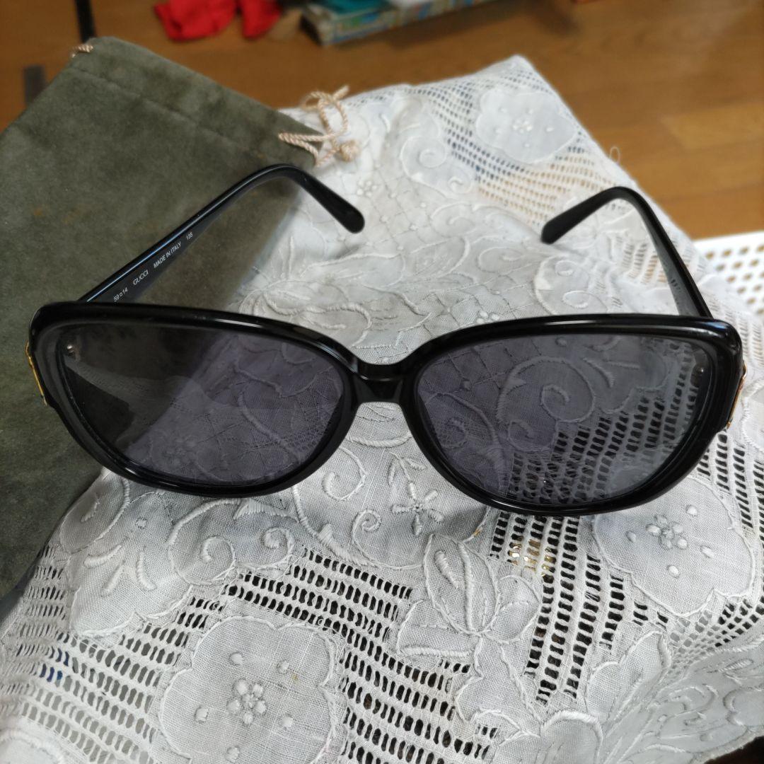 《美品、GUCCI純正サングラス》（イタリヤ）cg2118/s、収納袋付1531