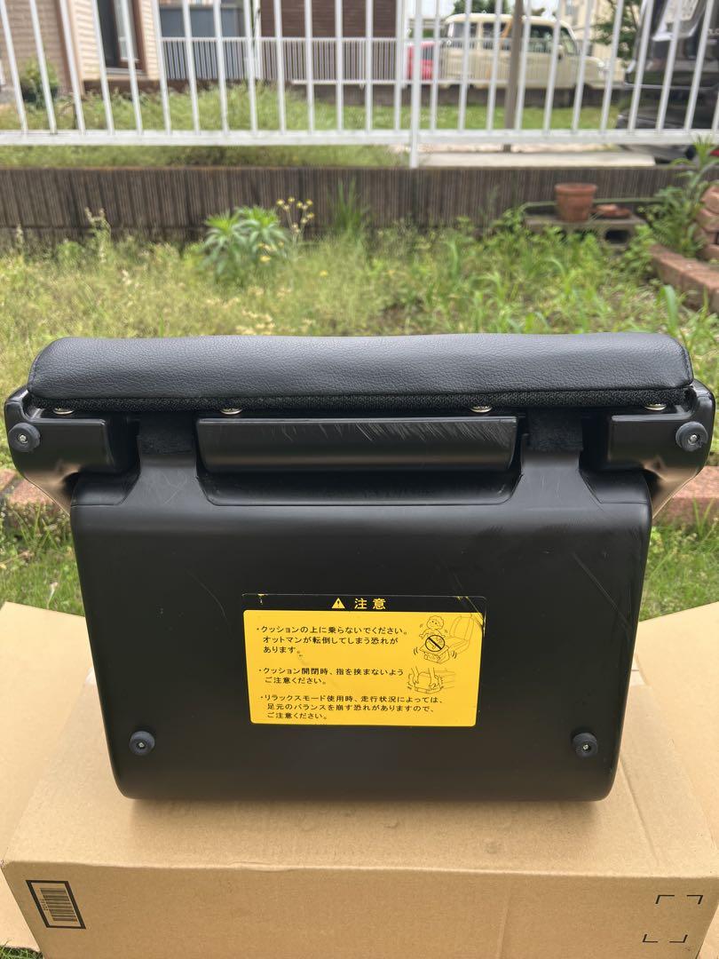 ヴォクシー　ノア　　エスクァイア オットマン　　トヨタ純正　　二個セット