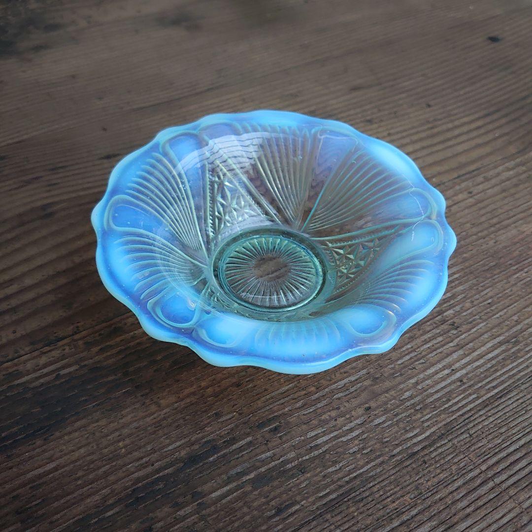 【ご成約】青磁 陽刻 向かい蝶 深皿と 骨董の器 おまとめ