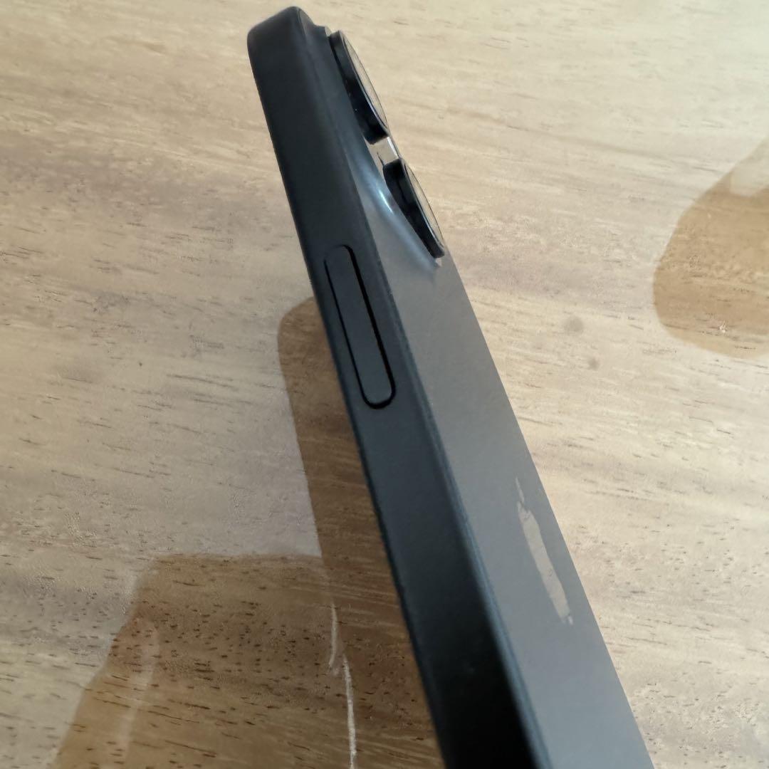 ほぼ新品 極美品 iPhone15 128GB ブラック 黒 バッテリー100％