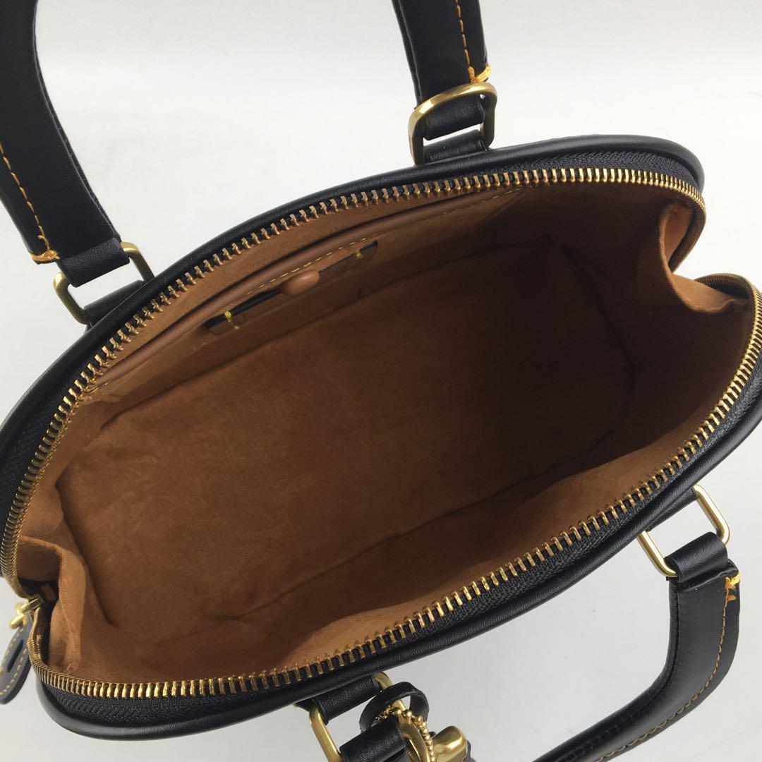 新品未使用 COACH レベル シェルバッグ ブラック