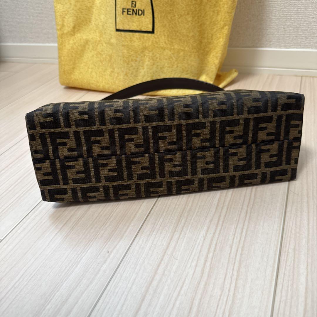 Fendi マンマバケット ワンショルダー