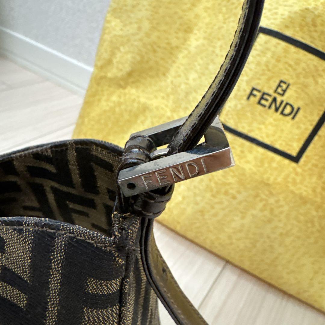 Fendi マンマバケット ワンショルダー
