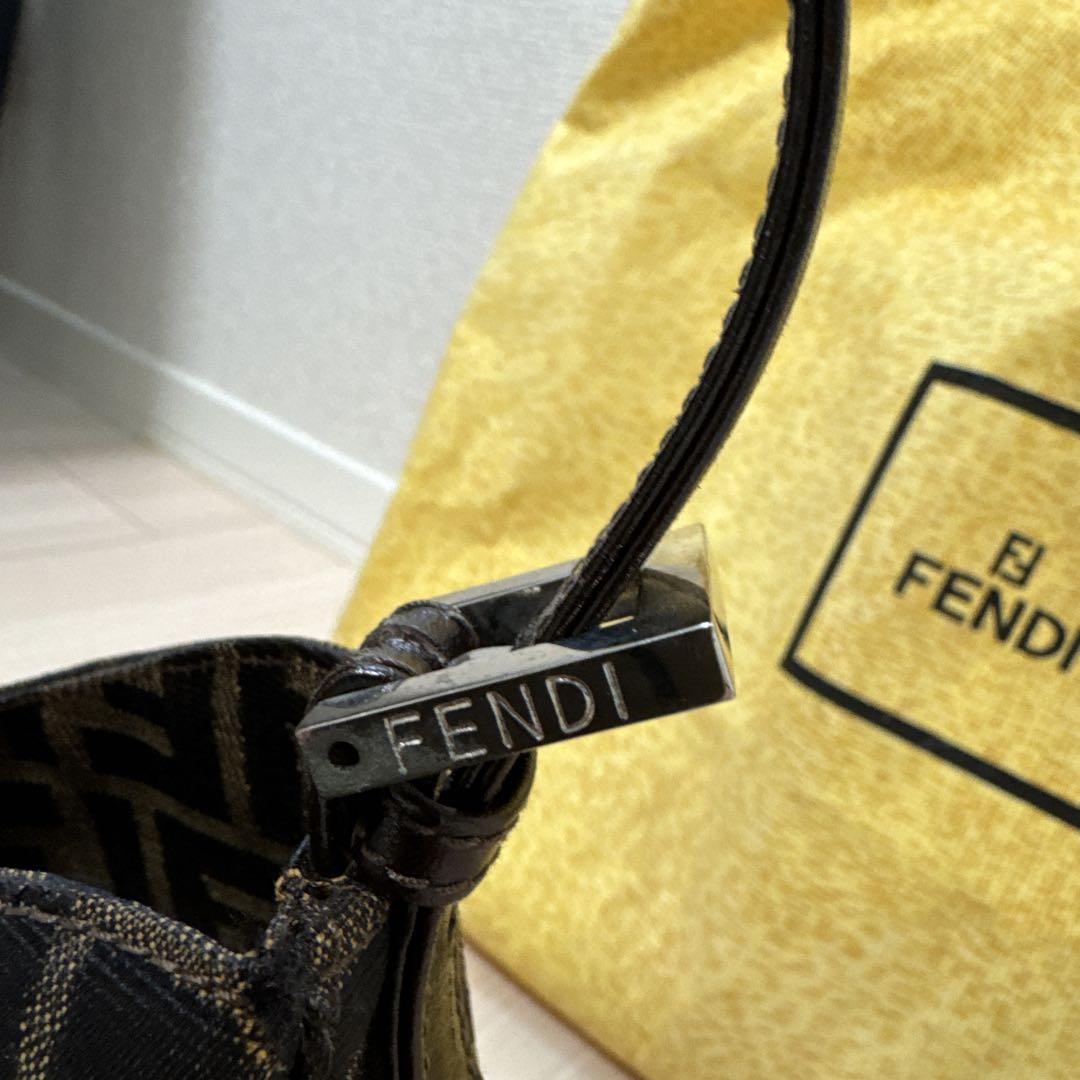 Fendi マンマバケット ワンショルダー